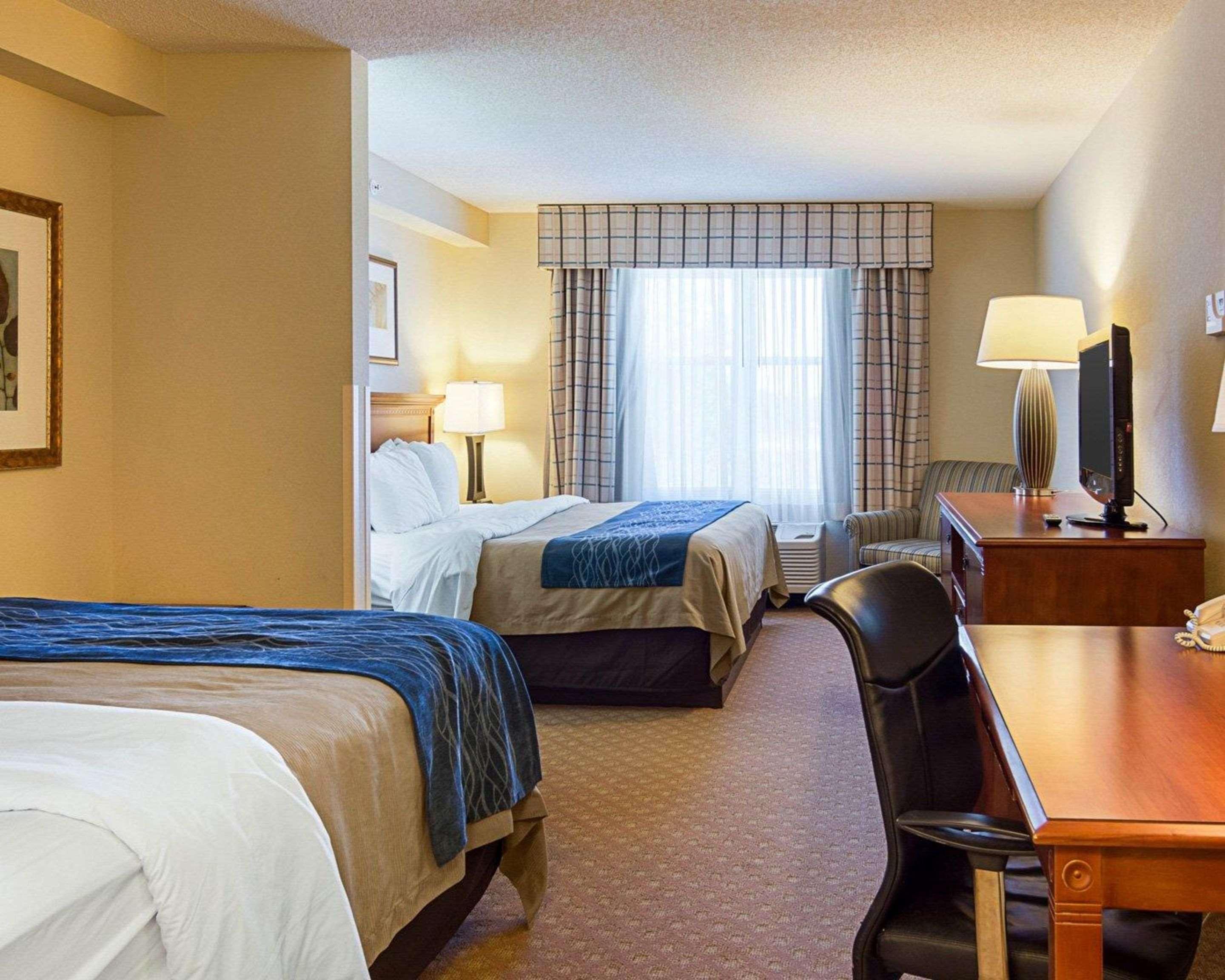 Comfort Inn & Suites Virginia Beach - Norfolk Airport Exterior photo