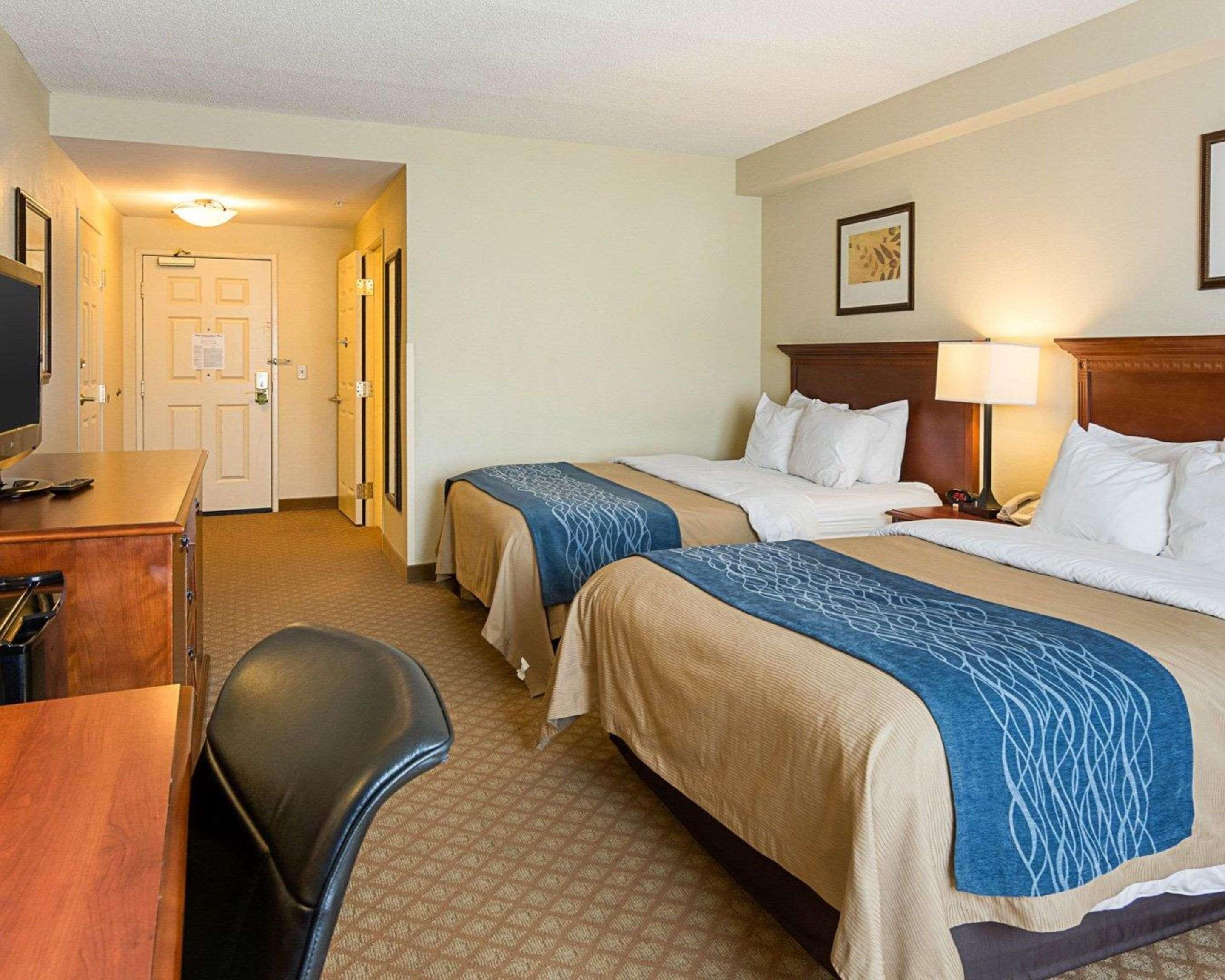 Comfort Inn & Suites Virginia Beach - Norfolk Airport Exterior photo