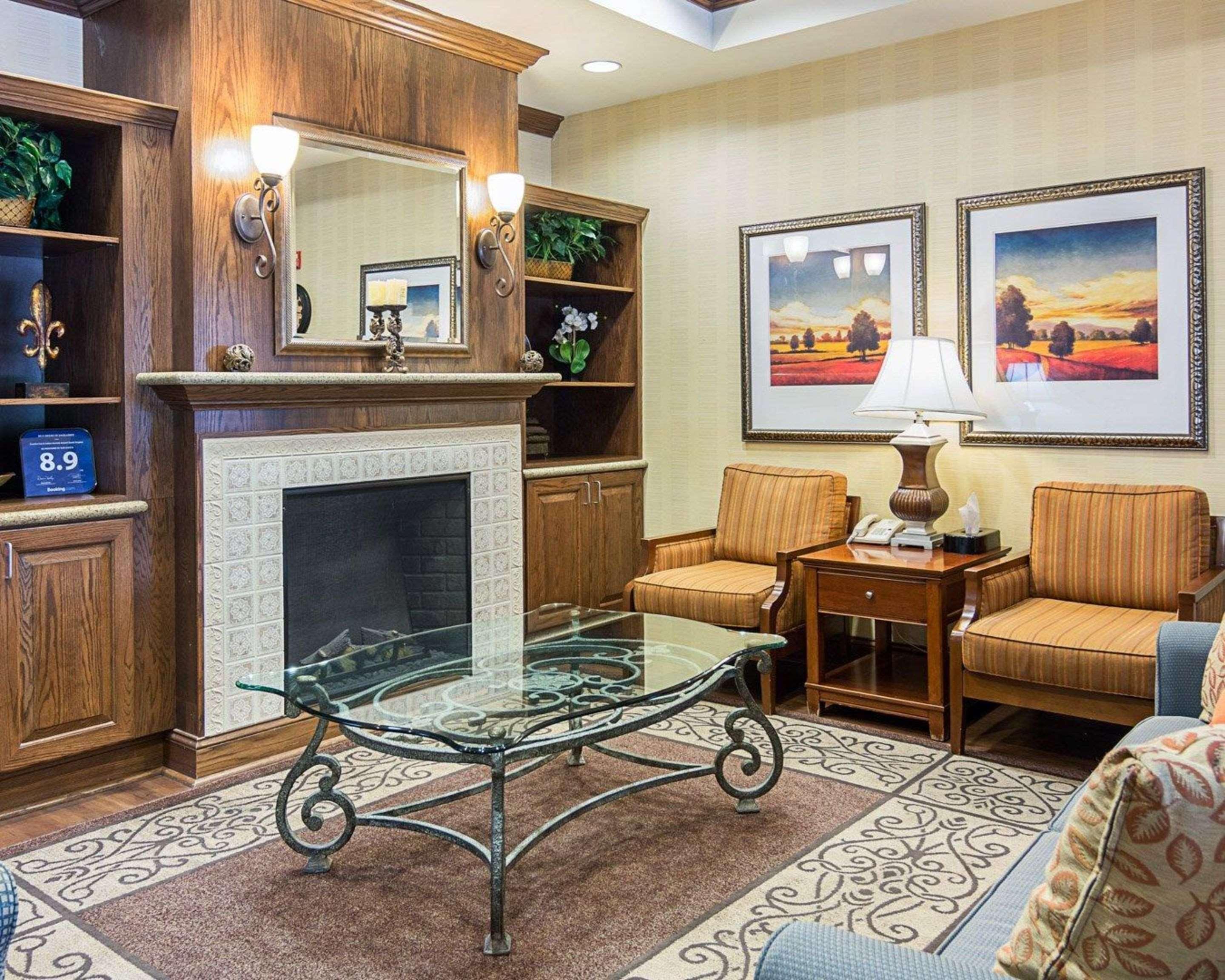 Comfort Inn & Suites Virginia Beach - Norfolk Airport Exterior photo