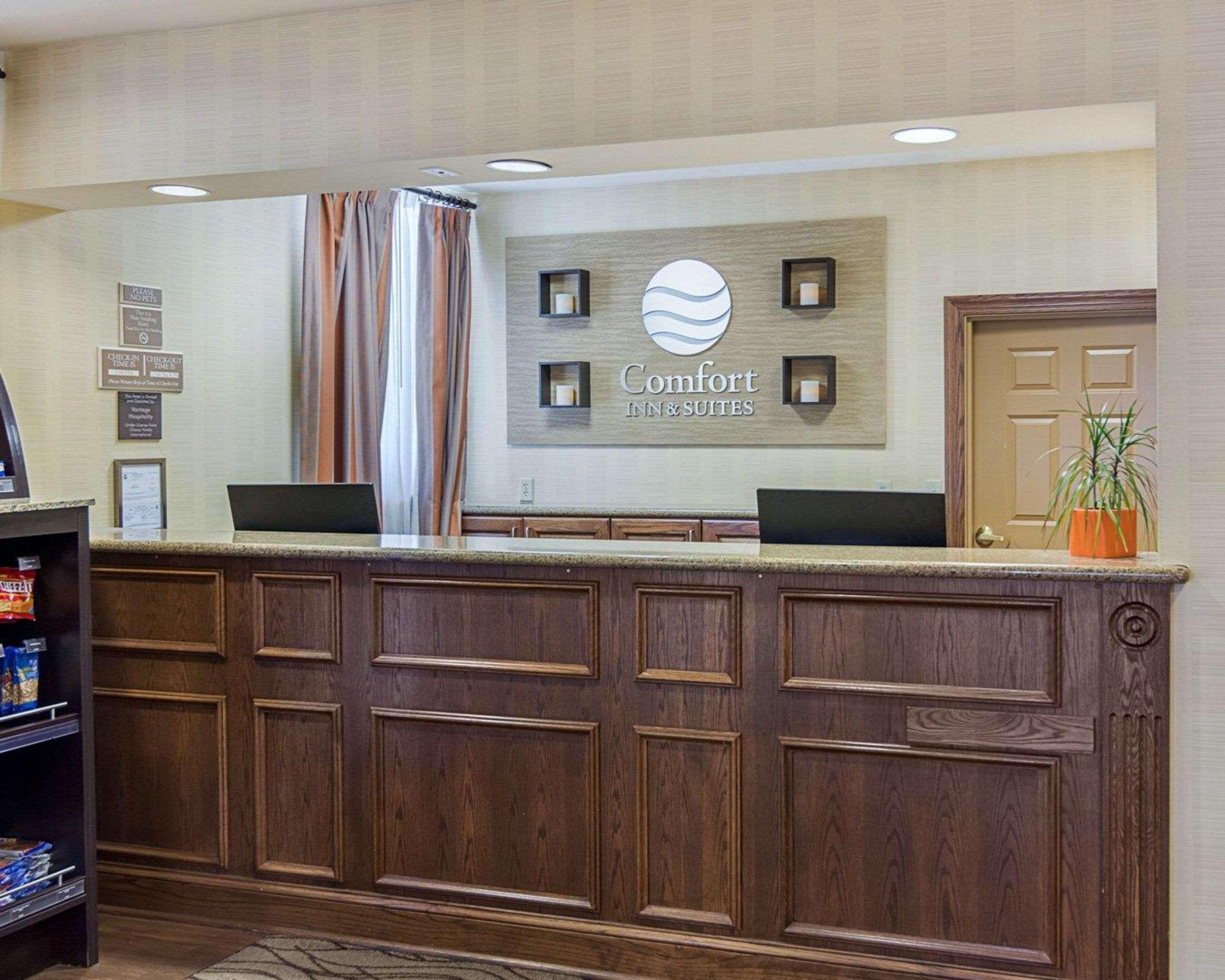 Comfort Inn & Suites Virginia Beach - Norfolk Airport Exterior photo