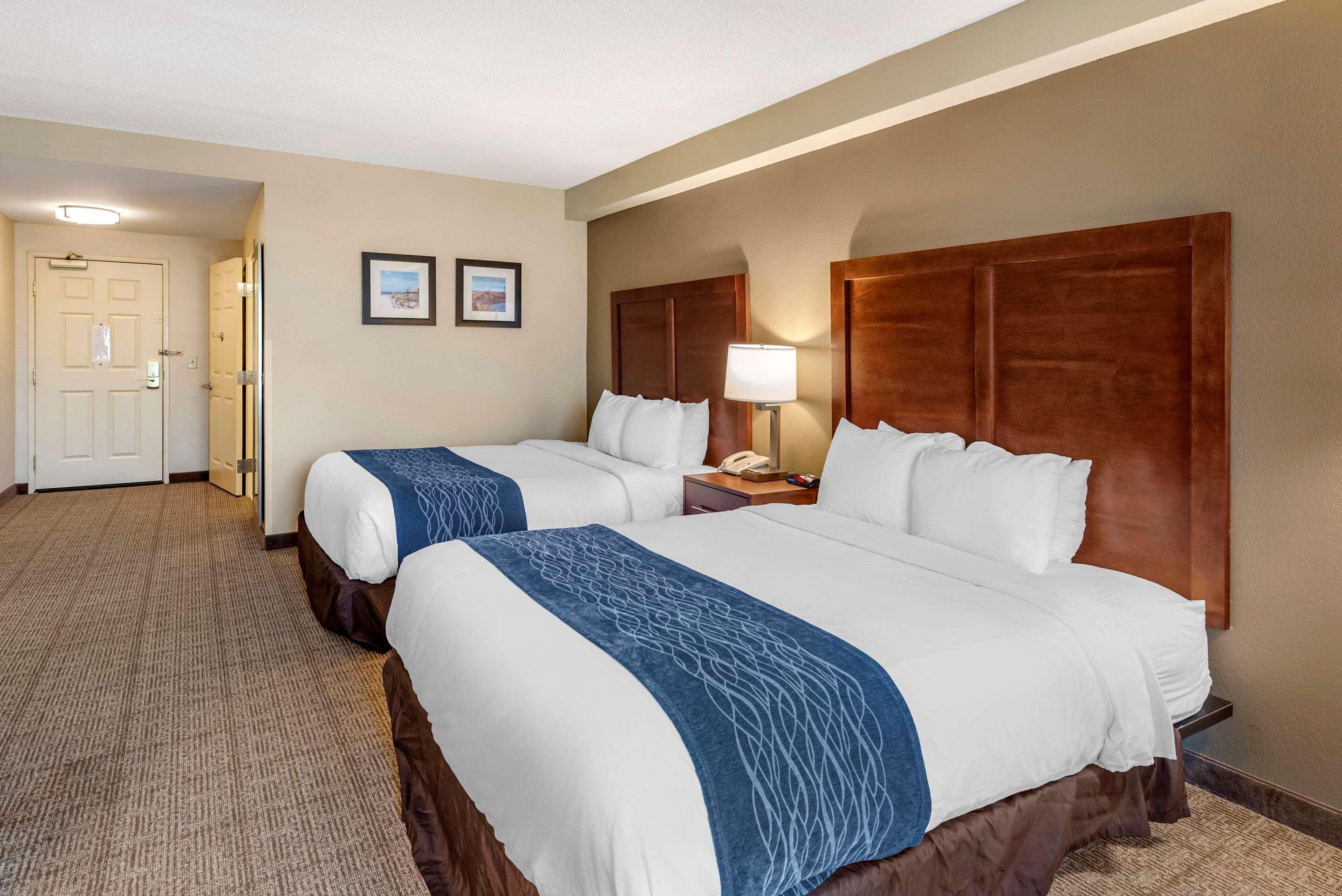 Comfort Inn & Suites Virginia Beach - Norfolk Airport Exterior photo