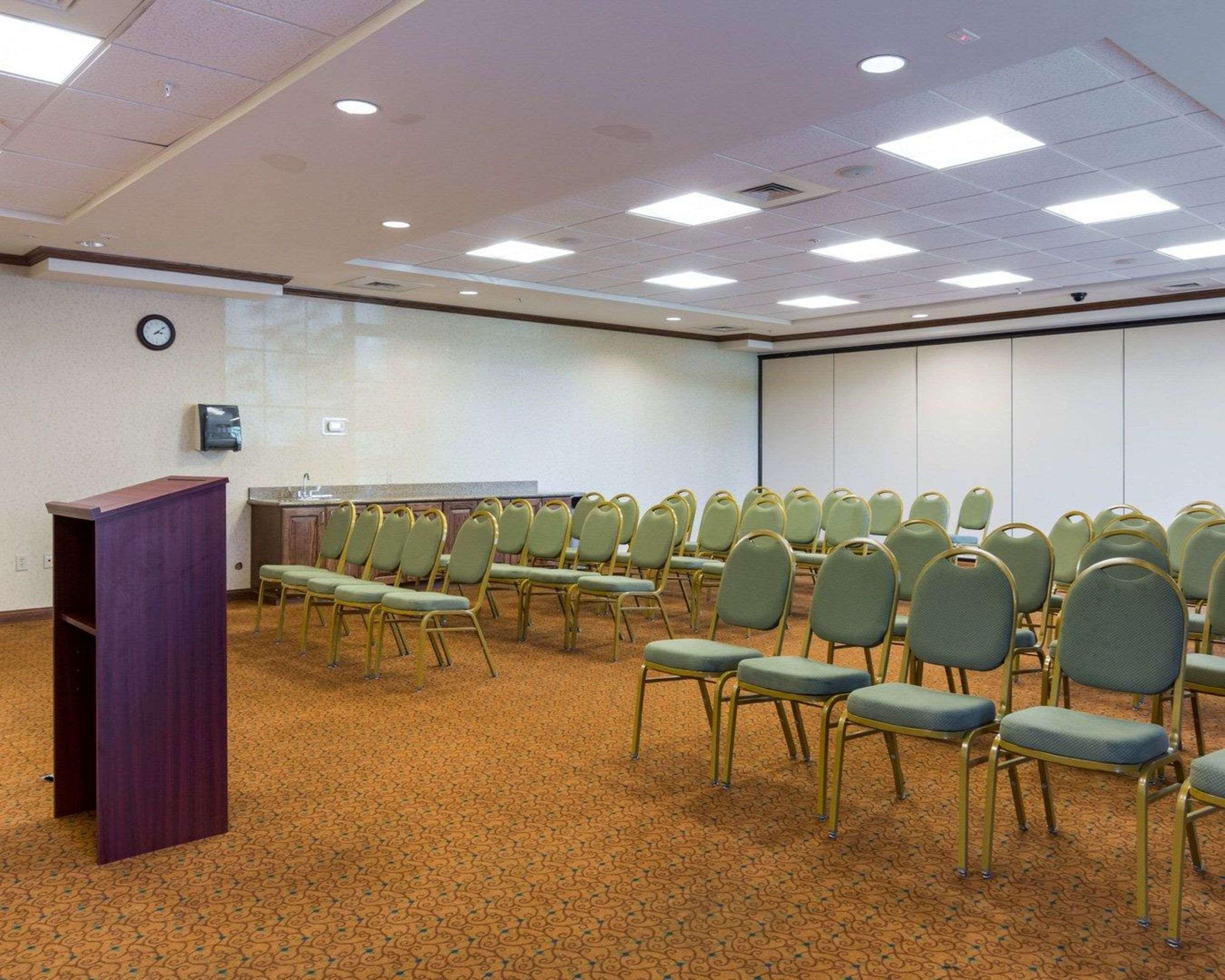 Comfort Inn & Suites Virginia Beach - Norfolk Airport Exterior photo
