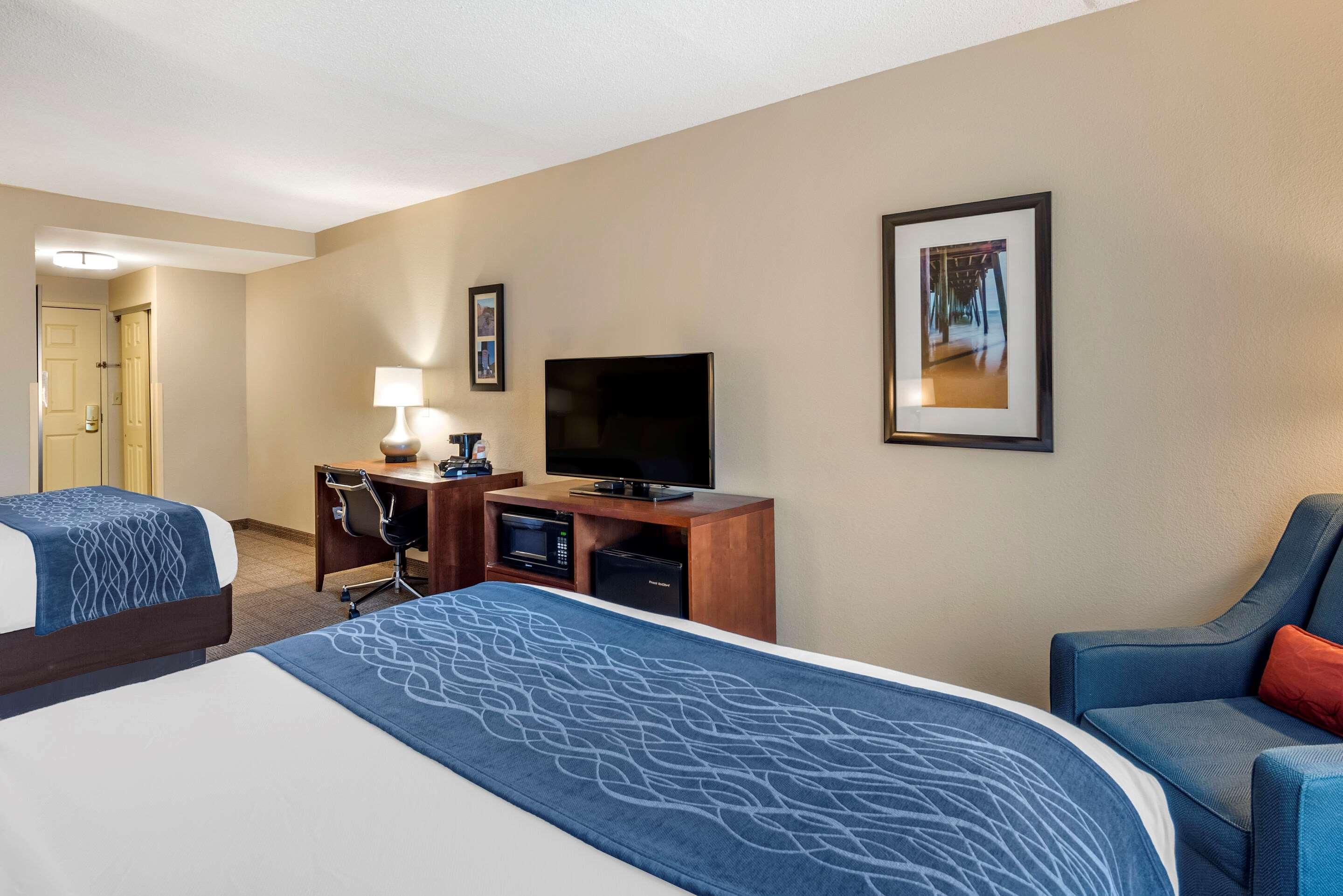 Comfort Inn & Suites Virginia Beach - Norfolk Airport Exterior photo