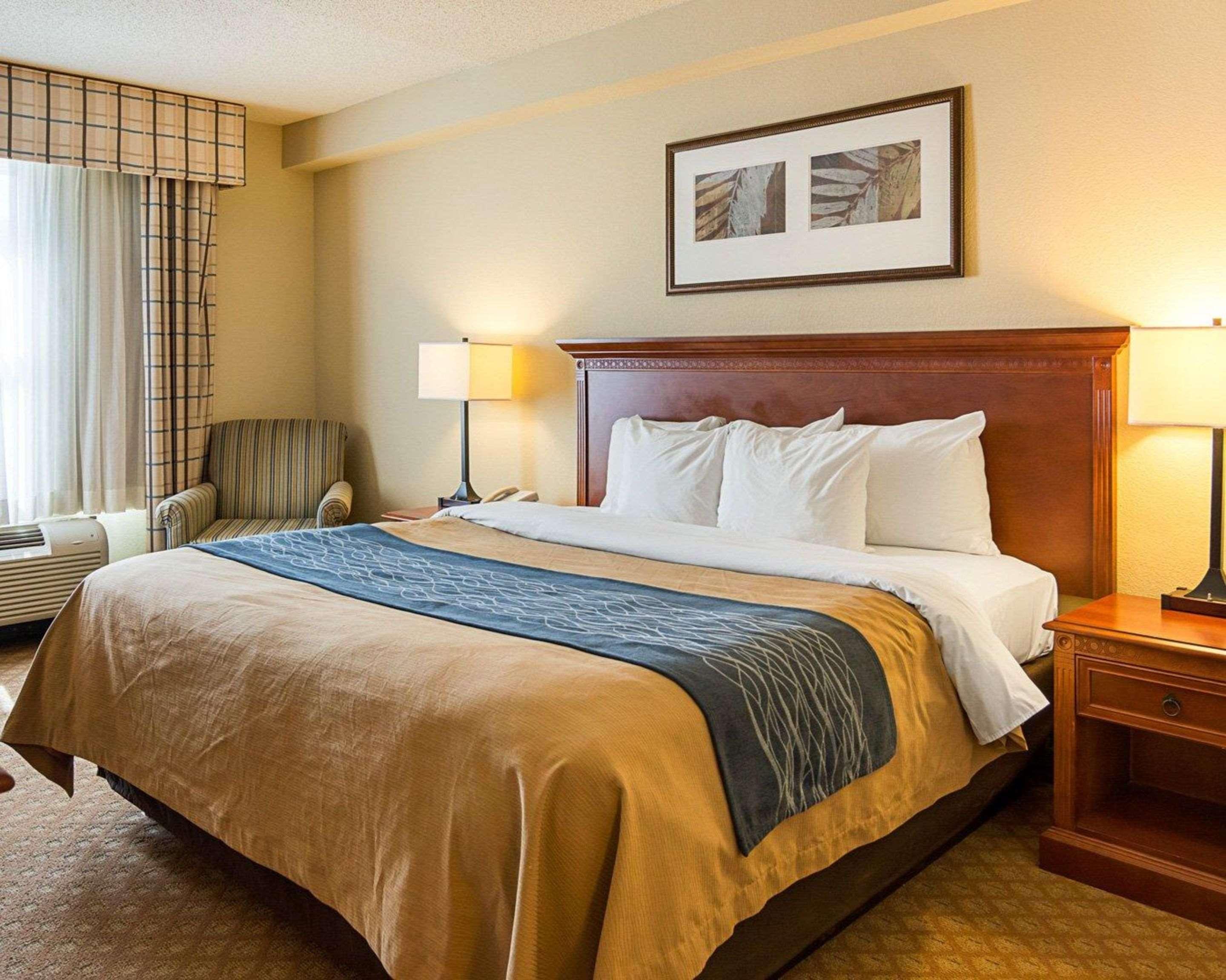 Comfort Inn & Suites Virginia Beach - Norfolk Airport Exterior photo