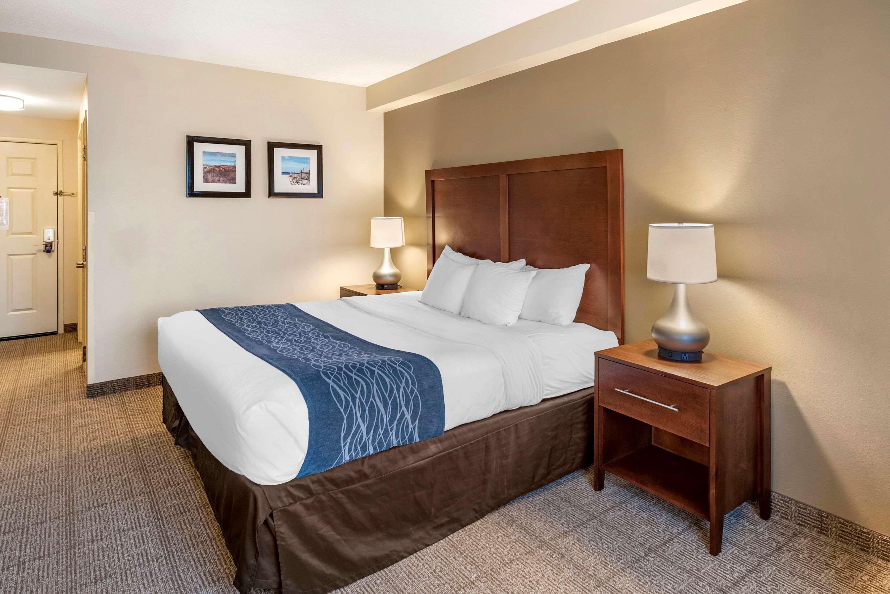 Comfort Inn & Suites Virginia Beach - Norfolk Airport Exterior photo